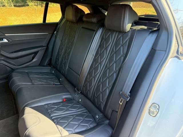 �C�ɂȂ邨�Ԃ�����܂�����E�̓d�b�ԍ����璼�ڂ��X�ɂ��₢���킹���������B�x�����@����ԗ����A��Ԃ܂łȂ�ł������������Ē����܂��B�X�^�b�t�ꓯ���A�����҂����Ă���܂��B