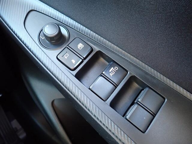 �d���i�[���h�A�~���[�E�p���[�E�B���h�E�������Ă��܂��B