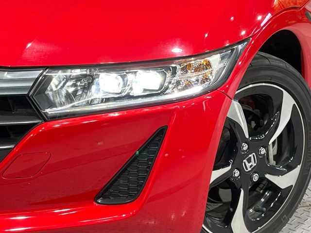 �yLED�w�b�h���C�g�z���V����ԑ��s�����ǍD�Ȏ��E���m�ۂ����S���ĉ^�]�ł��鍂�P�xLED�w�b�h���C�g�𑕔�!�_�����x�������A����d�͂��}�����Ă��܂��B