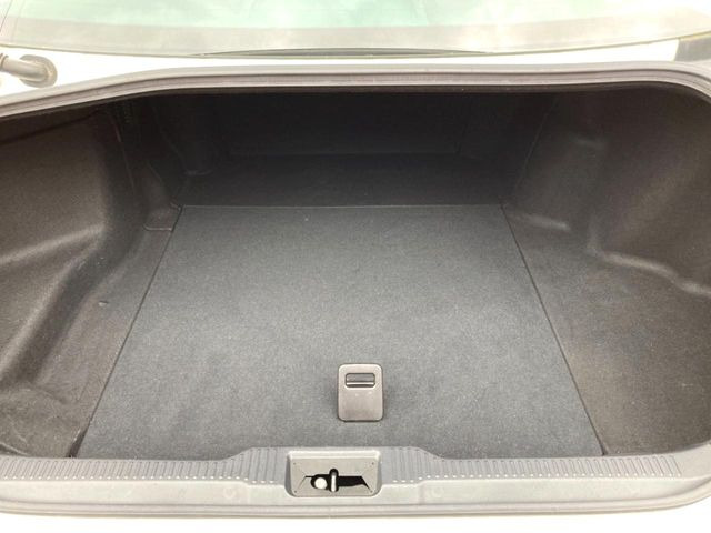 ���i�̂���������ʋ΁A���}���ɏ\���ȉ׎��X�y�[�X���m�ۂ��Ă���܂��B