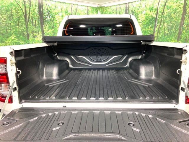 積載量500kgの広々としたデッキは、遊びから仕事まで多用途に使えます。ベッドライナーやトノカバーの取り付けもご相談下さい♪