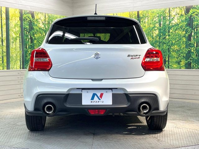 安心の最長10年・走行無制限保証(有償)をご用意。保証内容も充実はもちろん、無料点検&オイル交換や、年中無休の全国・24時間ロードサービスも付帯されておりますのでご安心下さい。