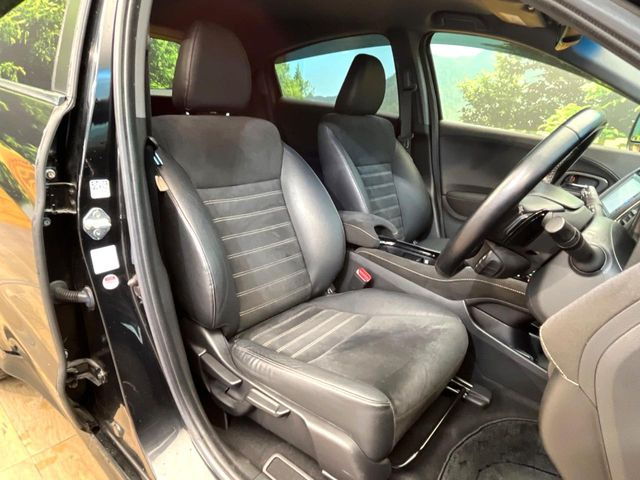 �y�n�[�t���U�[�V�[�g�z�������ƍ���S�n�𗼗������l�C�̃V�[�g���w�ʁE���ʂ̃t�@�u���b�N�f�ނ́A�ʋC���̗ǂ��⊊��ɂ����ɗD��Ă��܂��B�C���╞���ɍ��E���ꂸ���K�ɂ���肢�������܂��B