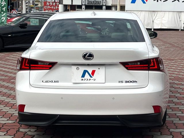 安心の最長10年・走行無制限保証(有償)をご用意。保証内容も充実はもちろん、無料点検&オイル交換や、年中無休の全国・24時間ロードサービスも付帯されておりますのでご安心下さい。