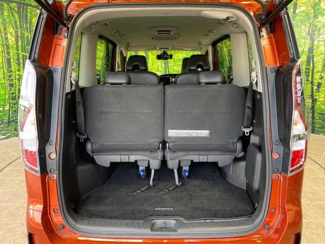 ���i�̂���������ʋ΁A���}���ɏ\���ȉ׎��X�y�[�X���m�ۂ��Ă���܂��B�Z�J���h�V�[�g��|���ƁA�傫�ȉו��̐ύڂ��\�ł���