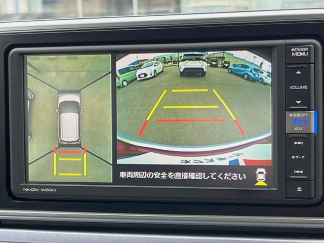 �y�p�m���}���j�^�[�z��p�̃J�����ɂ��A�ォ�猩���낵���悤�Ȏ��_��360�x�N���}�̎��͂��m�F���邱�Ƃ��ł��܂������p�������m�F���₷���A�����ꏊ�ł̐؂�Ԃ��⒓�Ԃ��X���[�Y�ɍs���܂��B