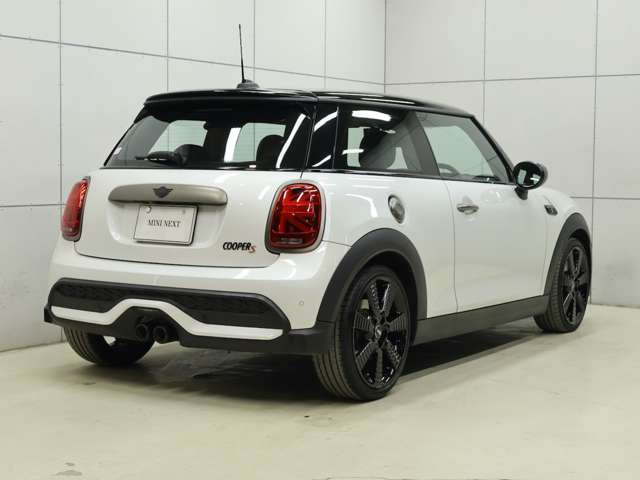 ミニクーパー S レゾリュート エディション DCT