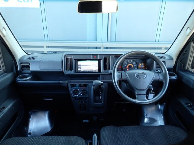 �C���p�l�摜�ɂȂ�܂��B�ԓ��͐��Ǝ҂ɂĎ����N���[�j���O�{�H�ς݂Ȃ̂ŁA��ϐ����ł��B