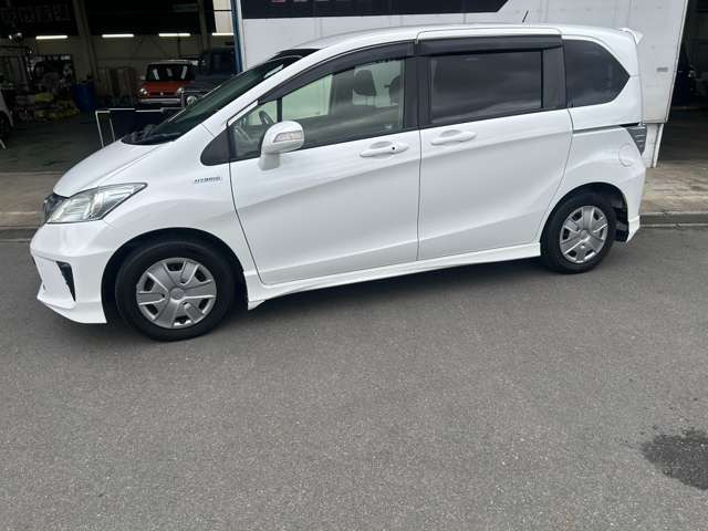 フリードハイブリッド1.5 ジャストセレクション+