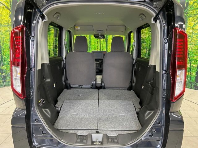 ���i�̂���������ʋ΁A���}���ɏ\���ȉ׎��X�y�[�X���m�ۂ��Ă���܂��B�Z�J���h�V�[�g��|���ƁA�傫�ȉו��̐ύڂ��\�ł���