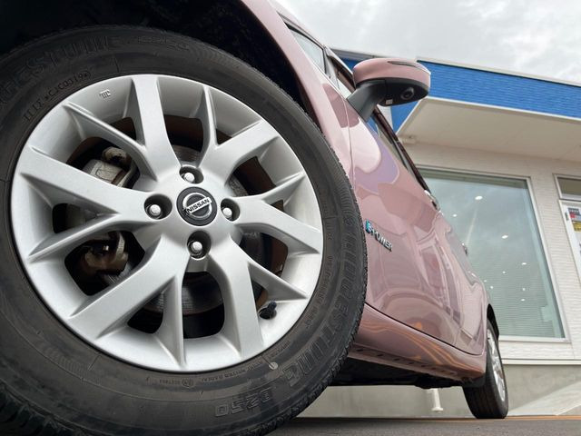 �y����19�C���`�A���~�z�C�[���z�O�ςɃ}�b�`���������A���~�z�C�[���𑕒����Ă���܂��B�e��ЊO�A���~�z�C�[����A�X�^�b�h���X�^�C�����戵�����Ă���܂��B���񂲑��k����������