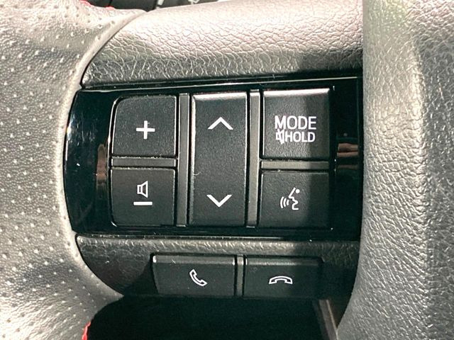 【ステアリングスイッチ】運転中、前方から目線をそらすことなく、オーディオ等の操作が可能な便利機能!安心&快適なドライブを演出してくれます♪