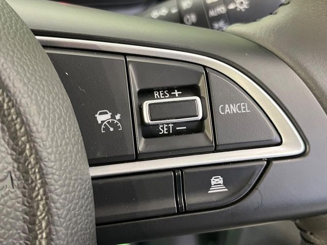 【アダプティブクルーズコントロール】高速道路での長距離走行が楽に!!自動で速度を保つクルーズコントロールが、衝突軽減システムと連携し、前方の車両を感知して車間を保つように速度調節してくれます!!