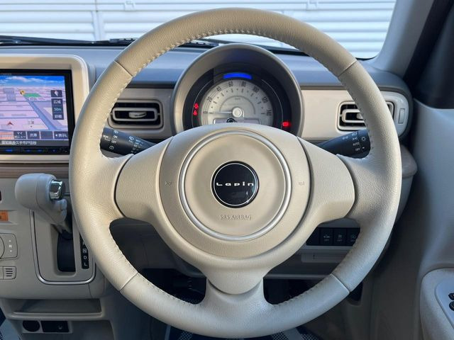 �y�����v�����X�e�A�����O�z�㎿�Ȋv���g�p���邱�ƂŁA��ɂ����������݂ƂĂ��^�]���₷���n���h���ł���