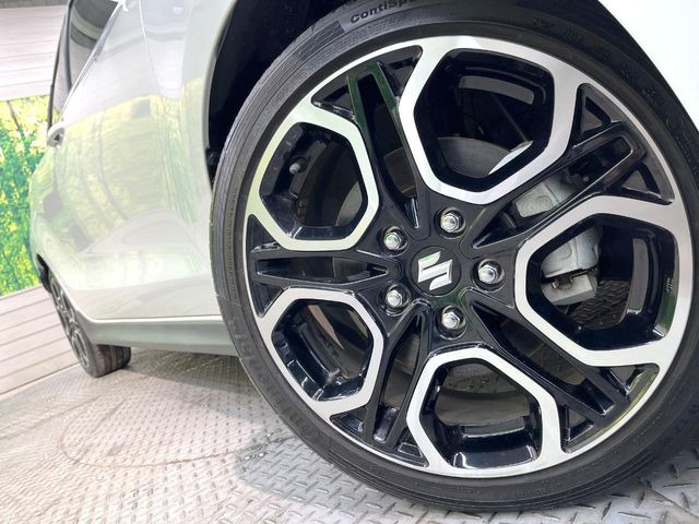 【純正アルミホイール】外観にマッチした純正アルミホイールを装着しております。各種社外アルミホイールや、スタッドレスタイヤも取扱いしております。是非ご相談ください♪