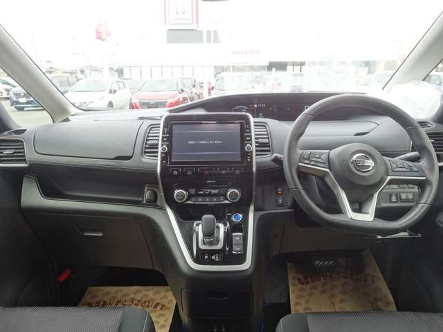 セレナ1.2 e-POWER ハイウェイスターV