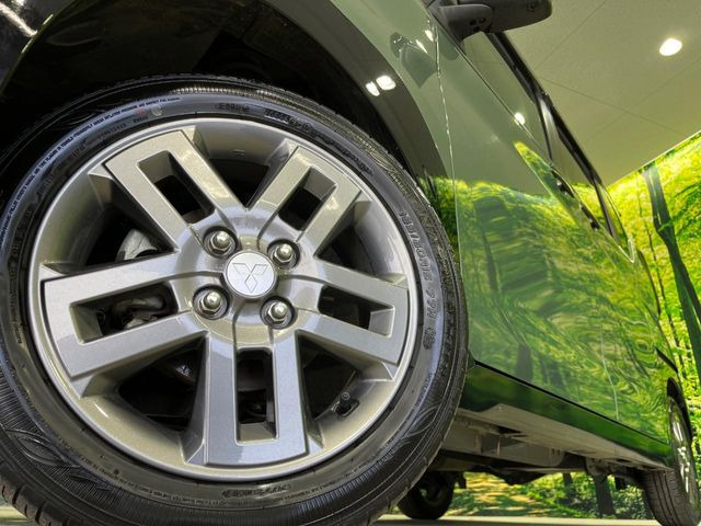 �y����15�C���`�A���~�z�C�[���z�O�ςɃ}�b�`���������A���~�z�C�[���𑕒����Ă���܂��B�e��ЊO�A���~�z�C�[����A�X�^�b�h���X�^�C�����戵�����Ă���܂��B���񂲑��k����������