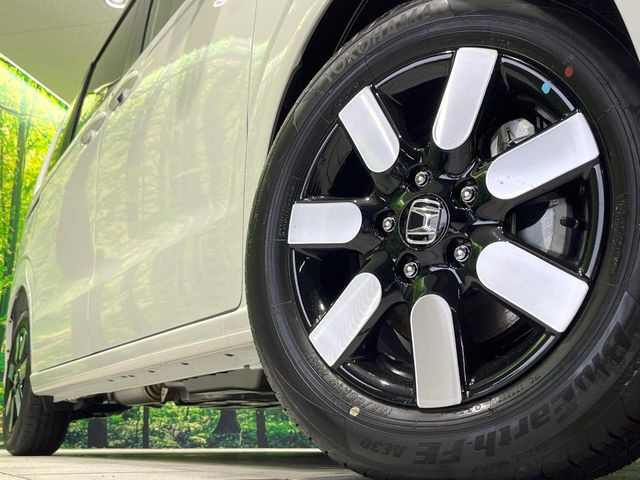 �y����15�C���`�A���~�z�C�[���z�O�ςɃ}�b�`���������A���~�z�C�[���𑕒����Ă���܂��B�e��ЊO�A���~�z�C�[����A�X�^�b�h���X�^�C�����戵�����Ă���܂��B���񂲑��k����������