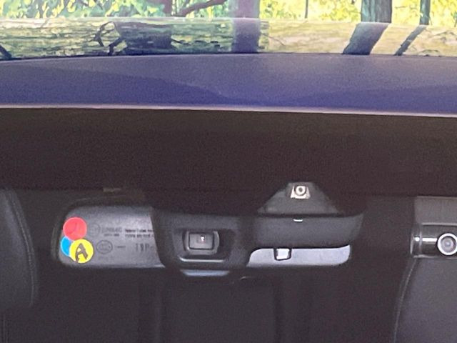 �y�z���_�Z���V���O�z���s���ɑO���̎ԗ�����F�����A�Փ˂������Ȏ��͌x��ƃu���[�L�ŏՓˉ���Ɣ�Q�y�����A�V�X�g�B�����S�Ƀh���C�u�����y���݂��������܂��B