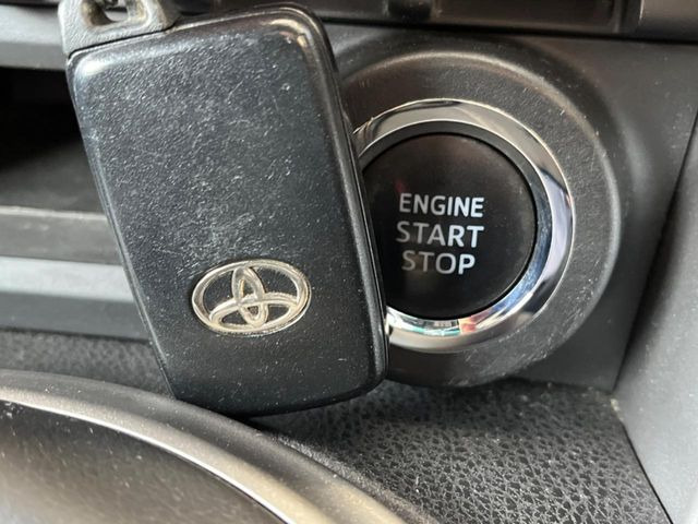 �y�X�}�[�g�L�[�z�J�o����|�P�b�g�ɓ��ꂽ�܂܂ł��h�A�̎{���E�������\�ȃX�}�[�g�L�[�𑕔��B�G���W���̃I���E�I�t�����J�M�����o���K�v����������Ƃ��Ă��֗��ł���