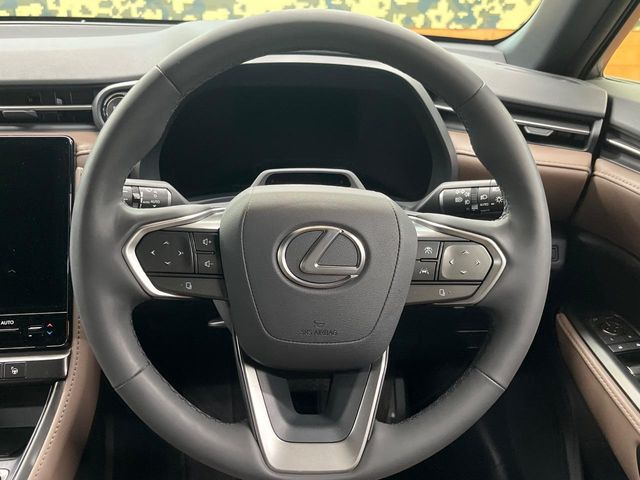 �y�����v�����X�e�A�����O�z�㎿�Ȋv���g�p���邱�ƂŁA��ɂ����������݂ƂĂ��^�]���₷���n���h���ł���