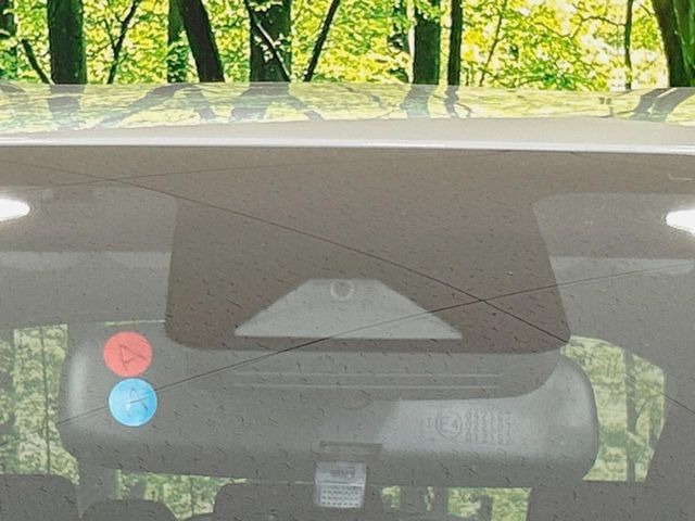 �y�g���^�Z�[�t�e�B�Z���X�z���s���ɑO���̎ԗ�����F�����A�Փ˂������Ȏ��͌x��ƃu���[�L�ŏՓˉ���Ɣ�Q�y�����A�V�X�g�B�����S�Ƀh���C�u�����y���݂��������܂��B