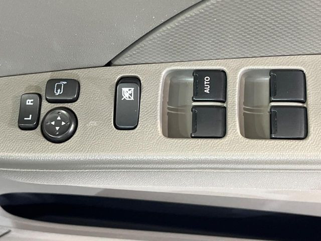 �y�d���i�[�~���[�z�T�C�h�~���[�͓d���i�[���ƂȂ��Ă���A�������ԏ�ł��L�Y�������X�N��}�����܂��B