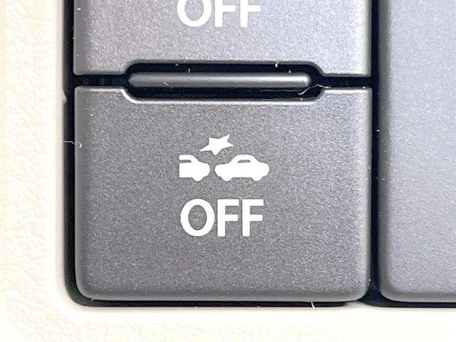 �y�X�Y�L �Z�[�t�e�B�T�|�[�g�z���s���ɑO���̎ԗ�����F�����A�Փ˂������Ȏ��͌x��ƃu���[�L�ŏՓˉ���Ɣ�Q�y�����A�V�X�g�B�����S�Ƀh���C�u�����y���݂��������܂��B