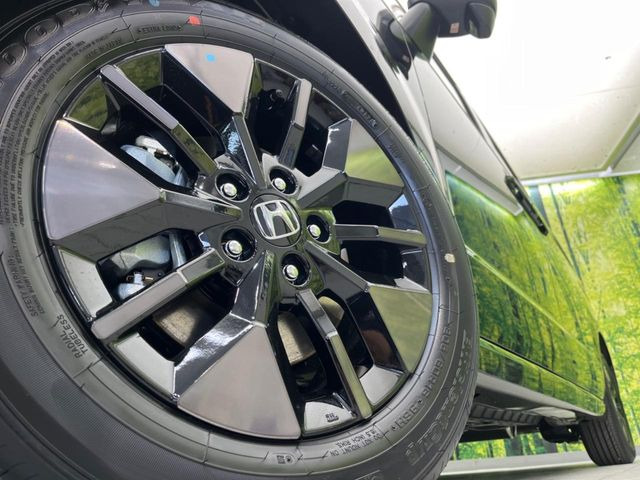 �y����16�C���`�A���~�z�C�[���z�O�ςɃ}�b�`���������A���~�z�C�[���𑕒����Ă���܂��B�e��ЊO�A���~�z�C�[����A�X�^�b�h���X�^�C�����戵�����Ă���܂��B���񂲑��k����������