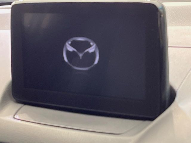 �y�}�c�_�R�l�N�g�i�r�z�ԓ��̕��͋C�Ƀ}�b�`������̌^�^�C�v�̃i�r�B�e����q�ݒ��Bluetooth�Đ����A�l�X�ȋ@�\���y���߂܂��B�����I�ȃ_�C�������삪�\�ŁA�g��������ǍD�ł��B