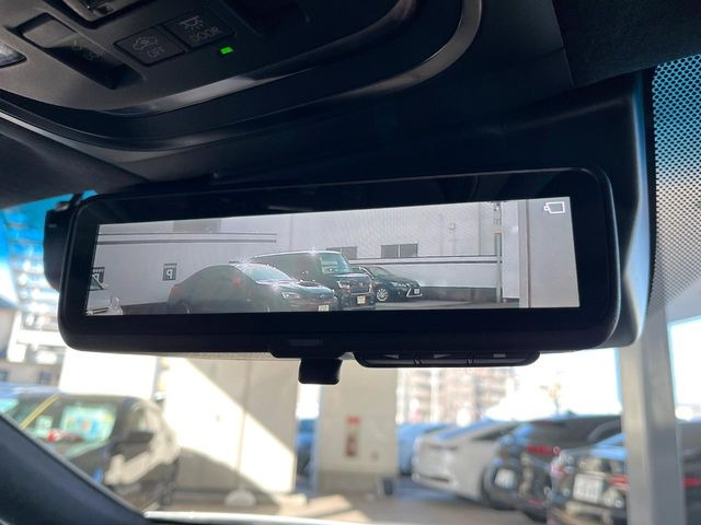 �y�f�W�^���C���i�[�~���[�z��Ȃ̑傫�ȉו��⓯��҂Ō�����m�F���Â炢���ł����S!�J�������B�e�����ԗ�����̉f�������[���~���[���ɕ\���B�N���A�Ȏ��E�ŏ󋵂̊m�F���\�ł�!