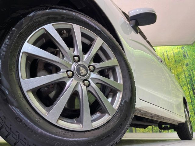 【15インチアルミホイール】外観にマッチしたアルミホイールを装着しております。各種アルミホイールや、スタッドレスタイヤも取扱いしております。是非ご相談ください♪