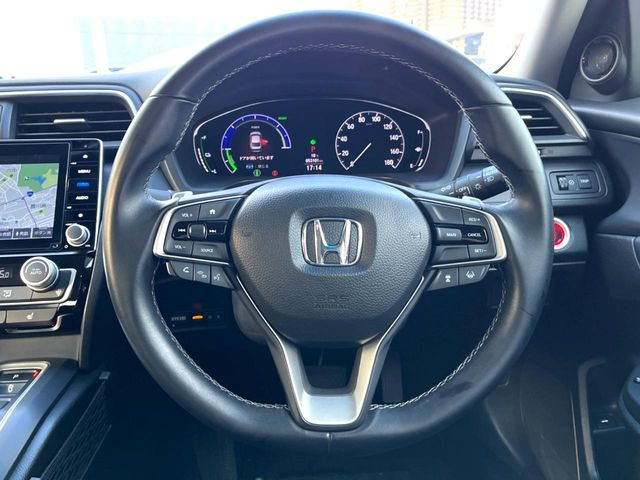 �y�����v�����X�e�A�����O�z�㎿�Ȋv���g�p���邱�ƂŁA��ɂ����������݂ƂĂ��^�]���₷���n���h���ł���