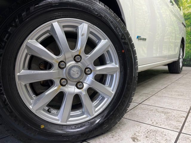 �y15�C���`�A���~�z�C�[���z�O�ςɃ}�b�`�����A���~�z�C�[���𑕒����Ă���܂��B�e��A���~�z�C�[����A�X�^�b�h���X�^�C�����戵�����Ă���܂��B���񂲑��k����������