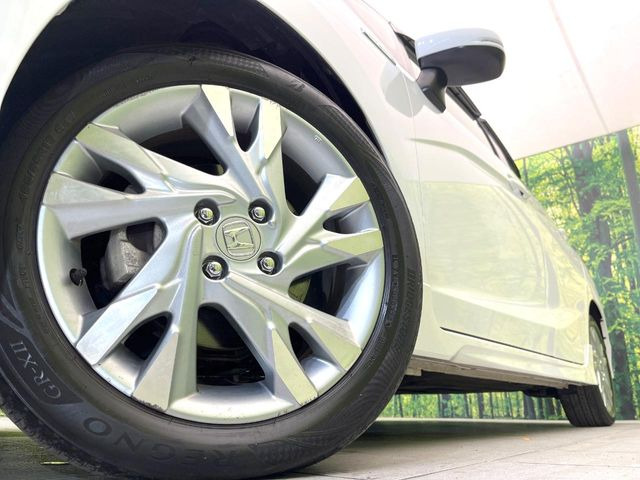 �y����16�C���`�A���~�z�C�[���z�O�ςɃ}�b�`���������A���~�z�C�[���𑕒����Ă���܂��B�e��ЊO�A���~�z�C�[����A�X�^�b�h���X�^�C�����戵�����Ă���܂��B���񂲑��k����������