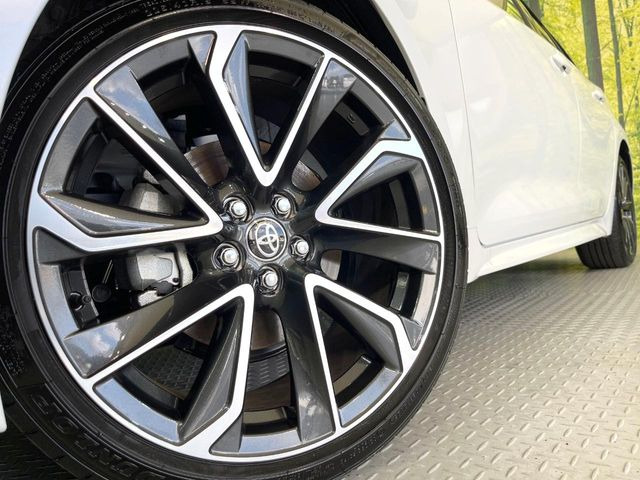 �y����18�C���`�A���~�z�C�[���z�O�ςɃ}�b�`���������A���~�z�C�[���𑕒����Ă���܂��B�e��ЊO�A���~�z�C�[����A�X�^�b�h���X�^�C�����戵�����Ă���܂��B���񂲑��k����������