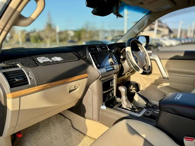 当店ではご契約頂きましたお客様にドライブレコーダーやガラスコーティング施工など、お値段を抑えてご提供させて頂いております。詳細はスタッフまでお気軽にお問い合わせくださいませ。