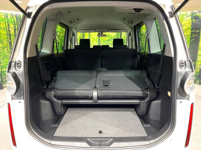 ���i�̂���������ʋ΁A���}���ɏ\���ȉ׎��X�y�[�X���m�ۂ��Ă���܂��B�Z�J���h�V�[�g��|���ƁA�傫�ȉו��̐ύڂ��\�ł���