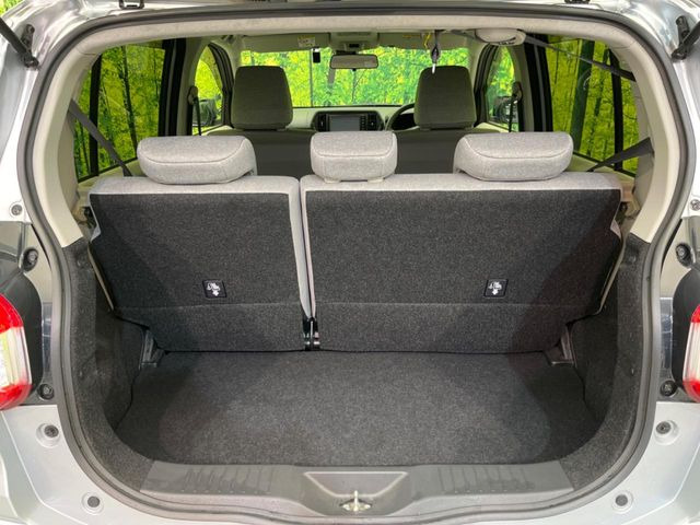 ���i�̂���������ʋ΁A���}���ɏ\���ȉ׎��X�y�[�X���m�ۂ��Ă���܂��B�Z�J���h�V�[�g��|���ƁA�傫�ȉו��̐ύڂ��\�ł���