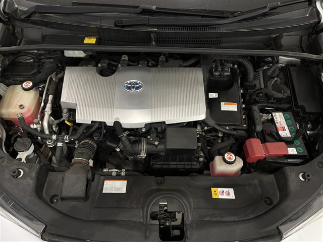 プリウス1.8 S E-Four 4WD