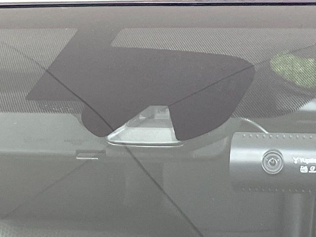 �y�G�}�[�W�F���V�[�u���[�L�z���s���ɑO���̎ԗ�����F�����A�Փ˂������Ȏ��͌x��ƃu���[�L�ŏՓˉ���Ɣ�Q�y�����A�V�X�g�B�����S�Ƀh���C�u�����y���݂��������܂��B