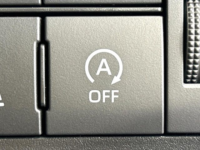 �y�A�C�h�����O�X�g�b�v�z�ԐM����a�؂Œ�Ԃ����ۂɃG���W�����~���A���ʂȔR���̏����}���܂��B�R��������ی�ɂȂ���@�\��G���W���̓u���[�L�𗣂��΍Ďn�����܂��B