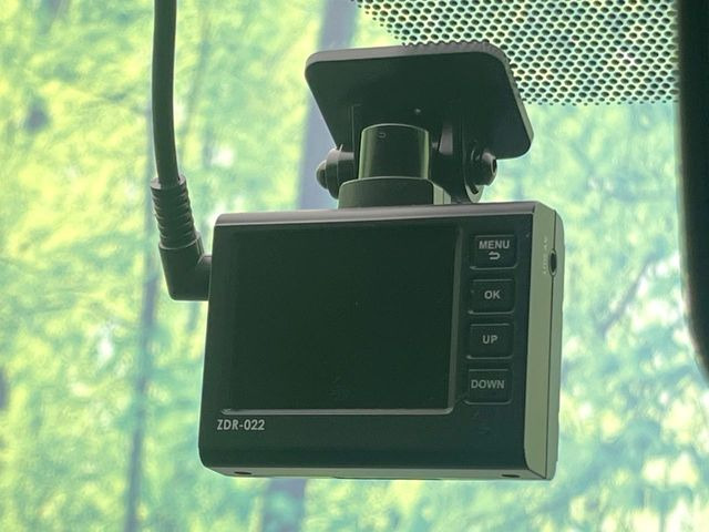 �y�h���C�u���R�[�_�[�z�h���C�u���R�[�_�[����!���s���͂������A������^�]�⎖�̂ɑ��������ہA�f���ŋL�^���A����̃��X�N�ɔ����܂��B���L�^�pSD�J�[�h�͂��q�l�����g�ł��������������K�v������܂��B