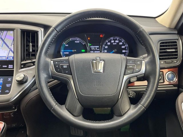 �y�����v�����X�e�A�����O�z�㎿�Ȋv���g�p���邱�ƂŁA��ɂ����������݂ƂĂ��^�]���₷���n���h���ł���