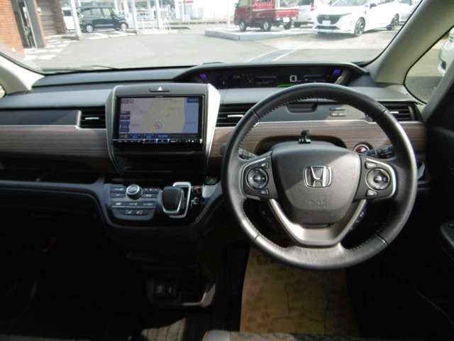 フリード1.5 ハイブリッド クロスター