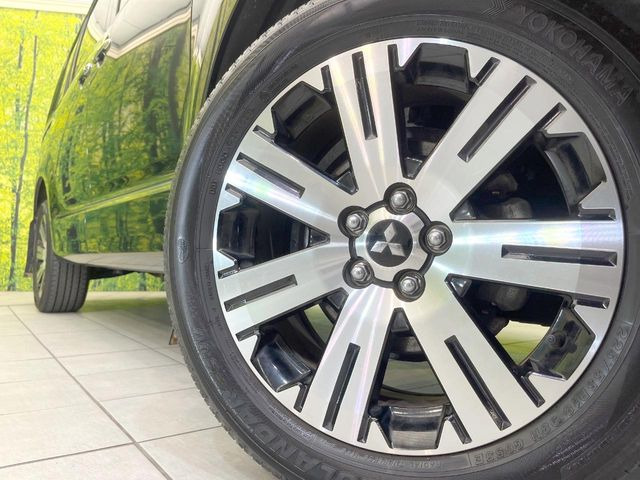 �y����18�C���`�A���~�z�C�[���z�O�ςɃ}�b�`���������A���~�z�C�[���𑕒����Ă���܂��B�e��ЊO�A���~�z�C�[����A�X�^�b�h���X�^�C�����戵�����Ă���܂��B���񂲑��k����������