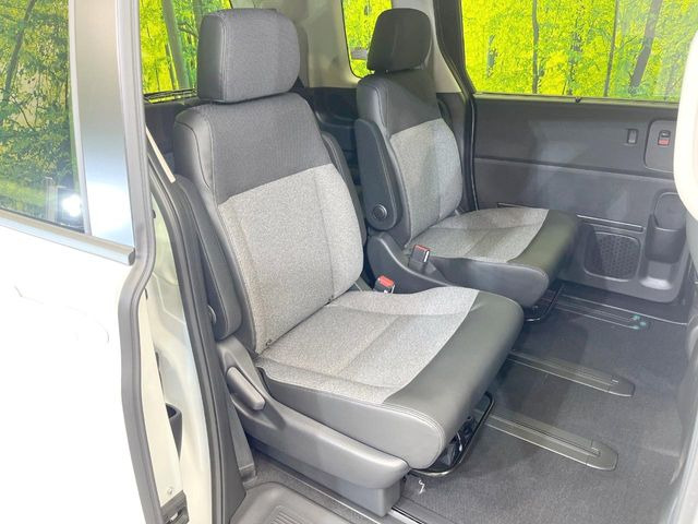 ���i���ȃI���W�i���t���A�}�b�g���I�v�V�����ɂĂ��p�ӂ��Ă���܂��B���D���ȃf�U�C����J���[�����Ԃɍ��킹�đI��ł����������Ƃ��ł��܂���