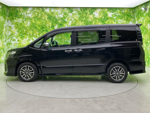 ヴォクシー2.0 ZS 煌II 4WD