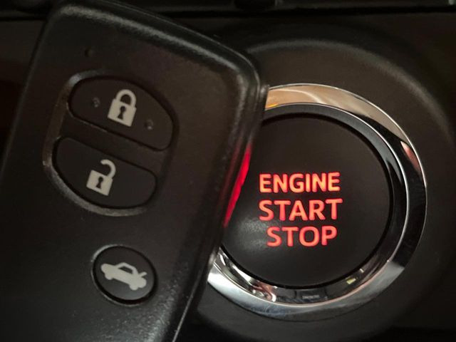 �y�X�}�[�g�L�[�z�J�o����|�P�b�g�ɓ��ꂽ�܂܂ł��h�A�̎{���E�������\�ȃX�}�[�g�L�[�𑕔��B�G���W���̃I���E�I�t�����J�M�����o���K�v����������Ƃ��Ă��֗��ł���