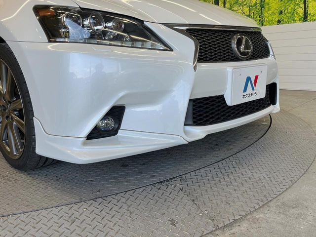 【TRDエアロ】人気のTRDエアロを装備!クルマの外観がよりスタイリッシュになり、街中で存在感あふれる1台に♪将来買い替える時にもリセールに影響しやすく、価値ある人気の装備です!